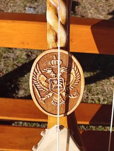 Grb Crne Gore (Gusle sa kozom model #112)